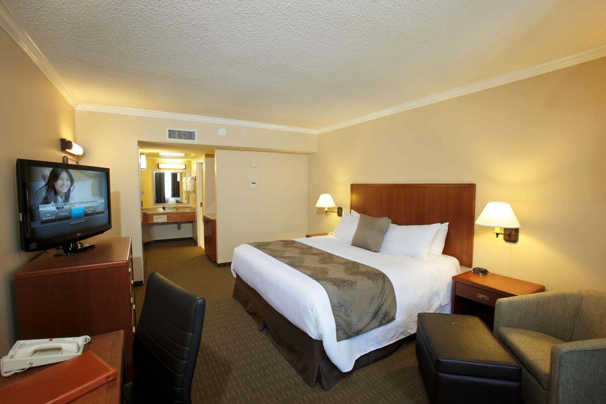 Best Western Plus Lamplighter Inn & Conference Centre Лондон Екстериор снимка