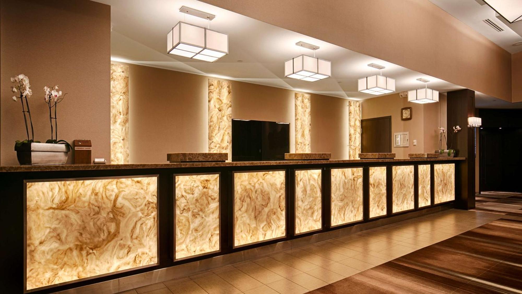 Best Western Plus Lamplighter Inn & Conference Centre Лондон Екстериор снимка