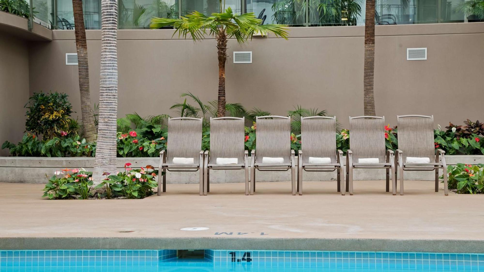 Best Western Plus Lamplighter Inn & Conference Centre Лондон Екстериор снимка